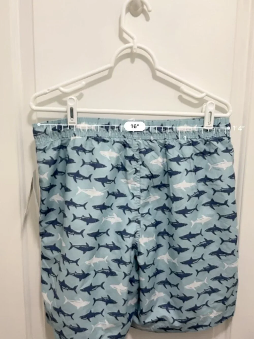 Men's board shorts / swim shorts, size Medium, New with tag NWT